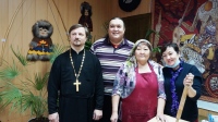 Хабаровский священник научился готовить рождественское нанайское блюдо
