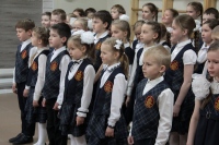 Юные ученики православной школы поздравили владыку с Пасхой Христовой
