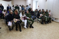 Хабаровский священник благословил девять новых супружеских пар, в которых мужчины призваны к военной службе