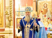 В день праздника Сретения Господня митрополит Артемий совершил Божественную литургию в Спасо-Преображенском кафедральном соборе