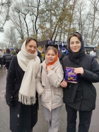 Участники православного молодежного движения провели информационную акцию «День народного единства» на набережной Амура