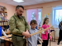 Казаки провели мастер-класс по фланкировке шашкой в воскресной школе