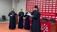 Рождественскую радость принес сводный хор Хабаровской епархии в городские учреждения