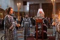 В среду первой седмицы Великого поста митрополит Артемий совершил чтение Канона Андрея Критского в Спасо-Преображенском соборе