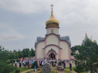 Престольный праздник женской обители сплотил хабаровских верующих