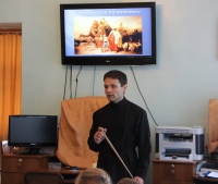 Студенты-первокурсники Хабаровской семинарии держали экзамен пред учащимися воскресной школы