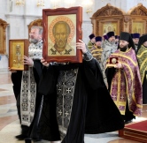 Священники объехали Хабаровск с чудотворными иконами и мощами святых 01 апреля 2020 г.