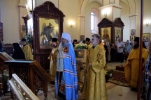 В день памяти первоверховных апостолов правящий архиерей совершил Божественную литургию в Петропавловском женском монастыре 12 июля 2022 года