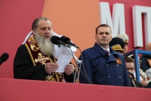 Молебен перед парадом на главной площади Хабаровска в честь 80-летия Победы 9 мая 2025 г.