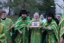 В главном соборе края встретили ковчег с частью Пояса Пресвятой Богородицы 8 октября 2025 г. В главном соборе края встретили ковчег с частью Пояса Пресвятой Богородицы 8 октября 2025 г.