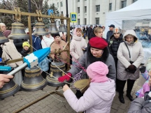 Хабаровская епархия познакомила хабаровчан с духовной ценностью Дня народного единства в ходе миссионерской акции. 4 ноября 2025 г. Хабаровская епархия познакомила хабаровчан с духовной ценностью Дня народного единства в ходе миссионерской акции. 4 ноября 2025 г.